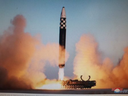 Şimali Koreya Hwasong-17 ICBM-ni "düşmənlərə xəbərdarlıq" olaraq buraxdığını bildirib