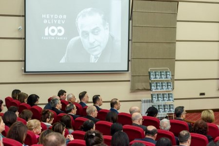 “Heydər Əliyev 100 faktın tarixi” kitabının təqdimat mərasimi keçirilib-FOTO